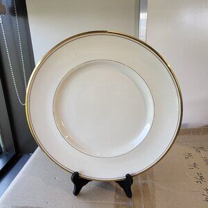 Royal Doulton Cambridge Gold New Romance T.C.1262 - Dinner Plate EUC SEE PICS